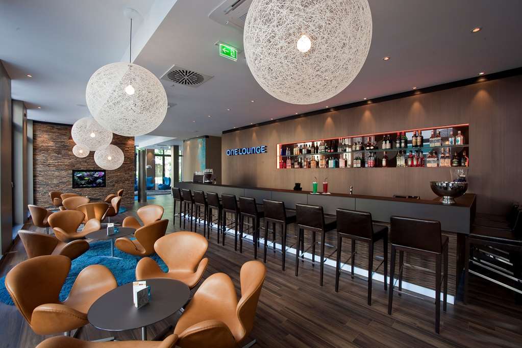 Motel One Saarbrücken Restaurant bilde